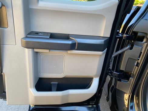 Used 2017 Ford F150 XL w/ Equipment Group 101A Mid RWD image 40
