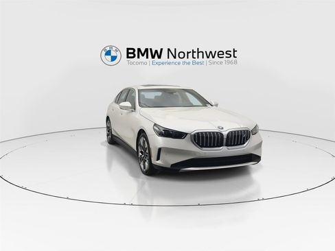 New 2026 BMW i5 eDrive40 image 7