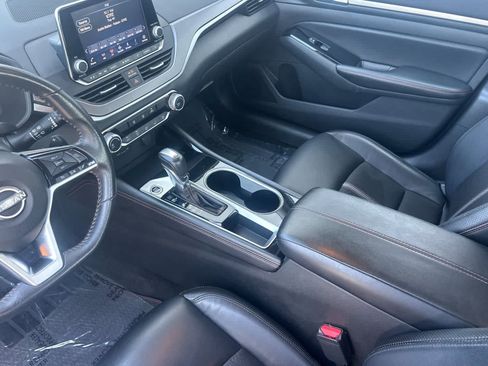 Used 2024 Nissan Altima 2.5 SR FWD image 11