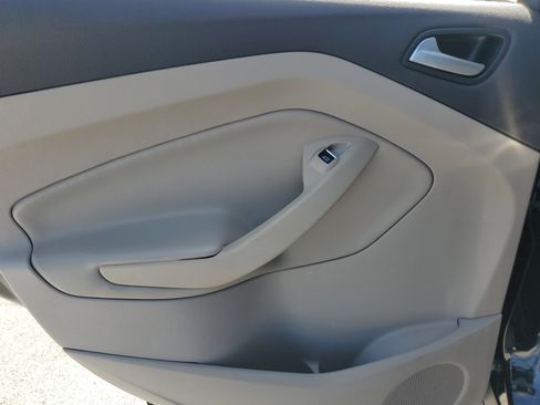 Used 2019 Ford Escape SEL image 21