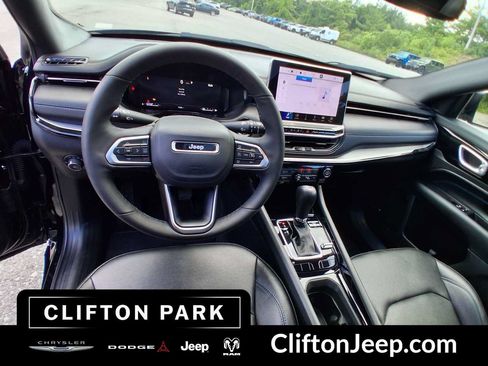Certified 2025 Jeep Compass Limited w/ High Altitude Package AWD/4WD image 11