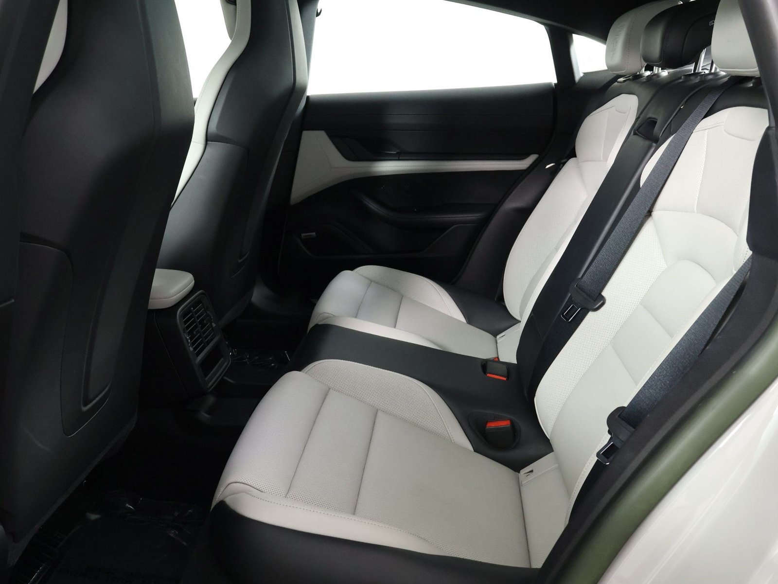 Certified 2023 Porsche Taycan 4S AWD/4WD image 32