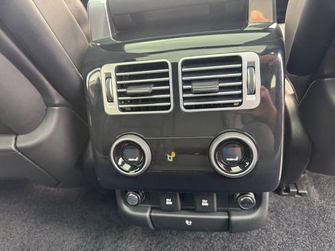 Used 2019 Land Rover Range Rover Supercharged AWD/4WD image 34