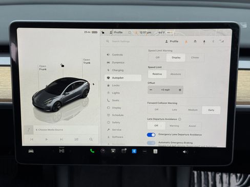 Used 2023 Tesla Model 3 Standard Range image 25