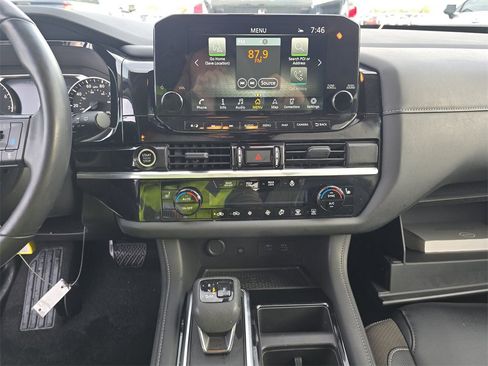 Used 2024 Nissan Pathfinder SL w/ SL Premium Package image 18