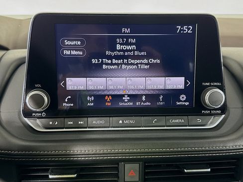 Used 2023 Nissan Rogue SV FWD image 17