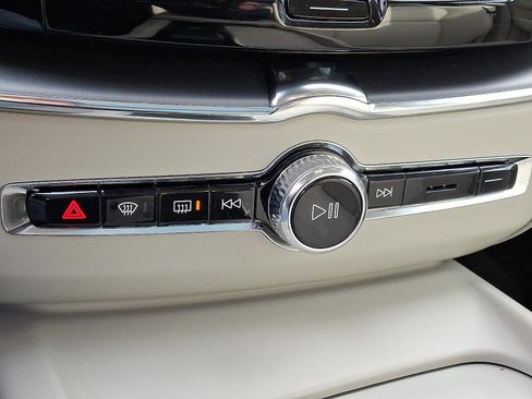 Certified 2024 Volvo XC60 B5 Core w/ Climate Package image 16