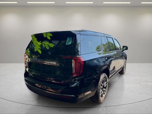 Used 2024 GMC Yukon XL AT4 w/ AT4 Premium Package AWD/4WD image 13
