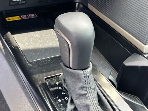 Used 2025 Toyota Camry SE w/ Convenience Package FWD image 18