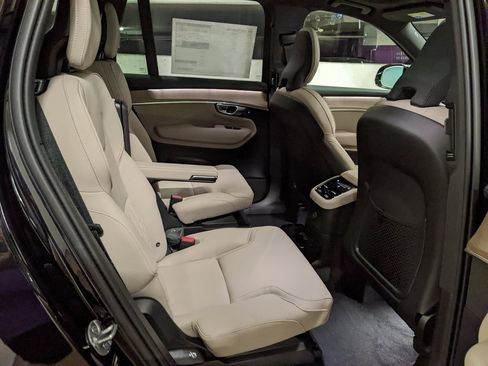 New 2026 Volvo XC90 T8 Plus image 25