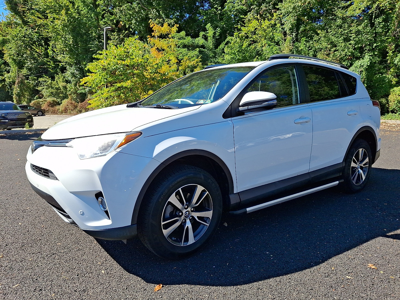 Used 2018 Toyota RAV4 XLE AWD/4WD image 3