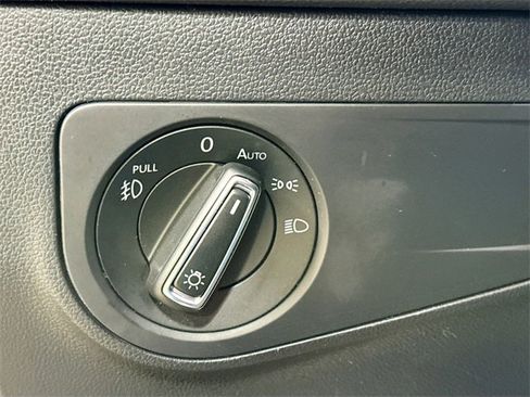 Used 2021 Volkswagen Tiguan SEL Premium R-Line image 12