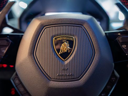 Used 2018 Lamborghini Huracan Performante image 33