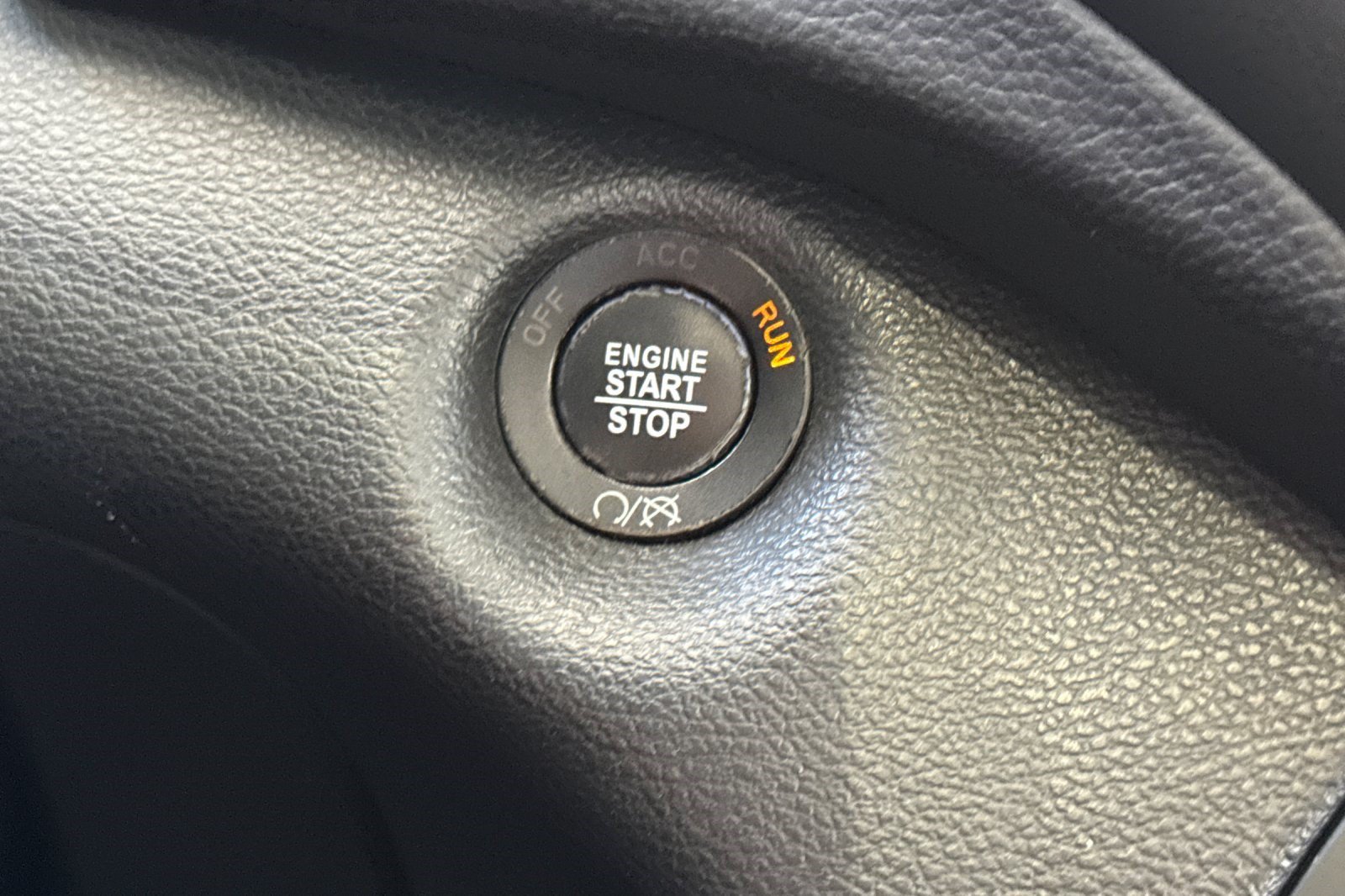 Used 2019 Jeep Cherokee Limited FWD image 29