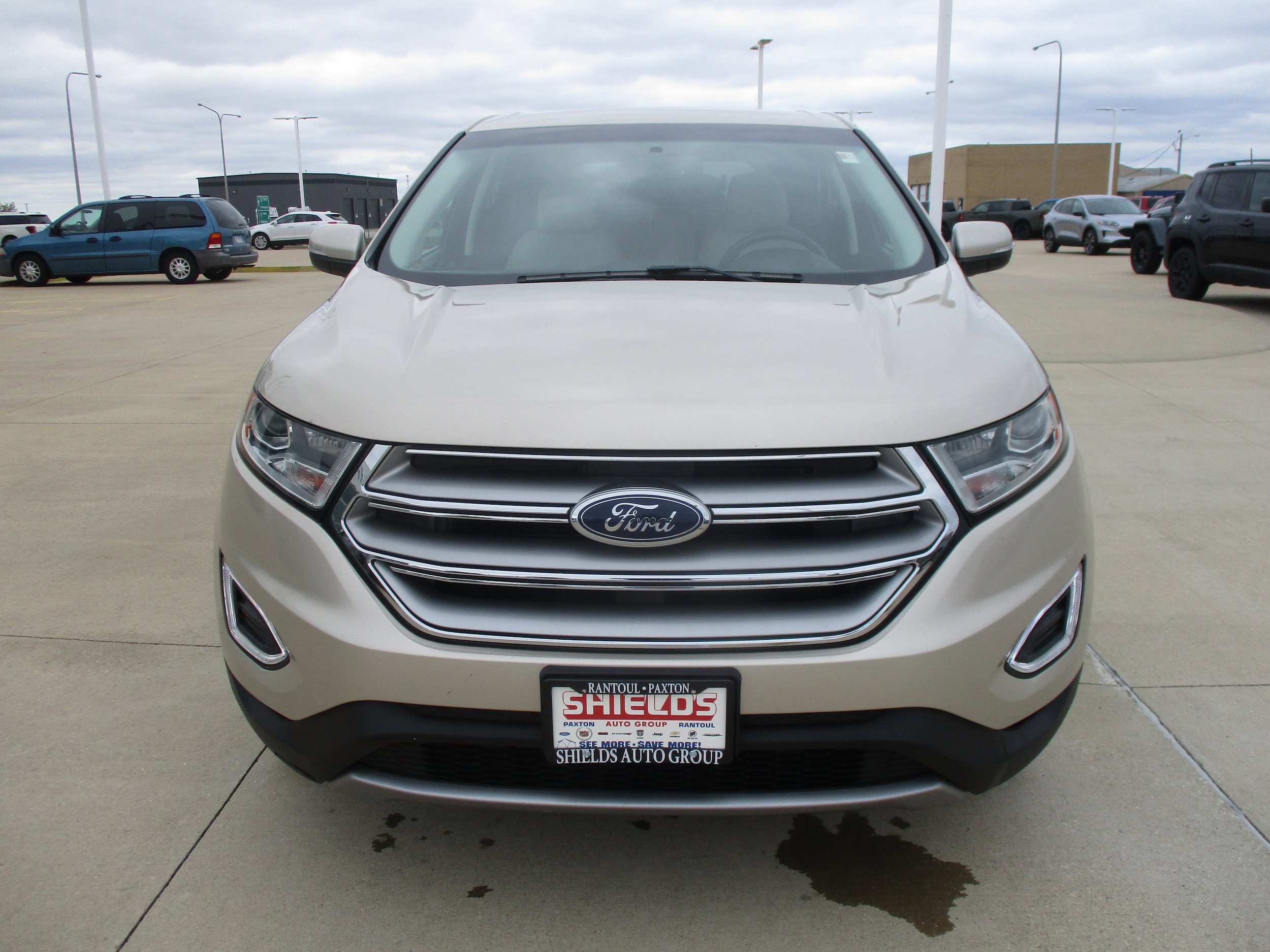 Used 2017 Ford Edge Titanium w/ Cold Weather Package FWD image 9