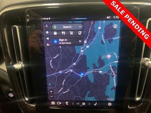 Certified 2024 Volvo XC40 B5 Plus w/ Climate Package image 18