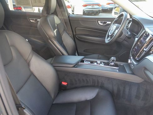 Used 2023 Volvo XC60 B5 Core w/ Climate Package image 25