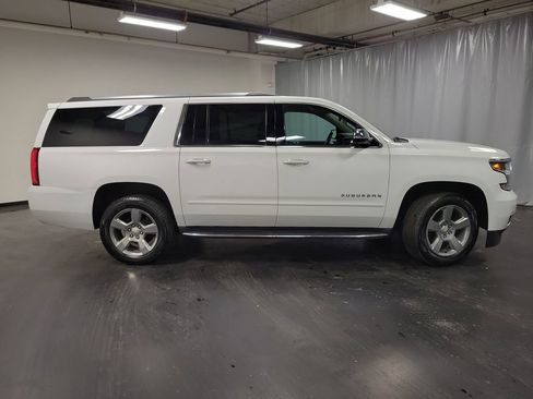 Used 2020 Chevrolet Suburban Premier image 10