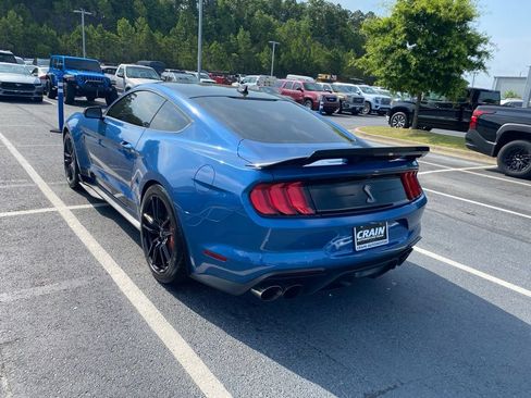 Used 2021 Ford Mustang Shelby GT500 w/ Technology Package RWD image 5