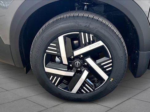 New 2026 Nissan Kicks SV image 9