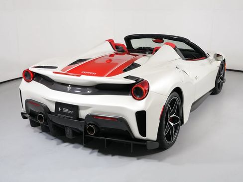 Used 2020 Ferrari 488 Pista Spider RWD image 2