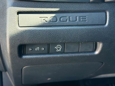 Used 2023 Nissan Rogue S AWD/4WD image 10