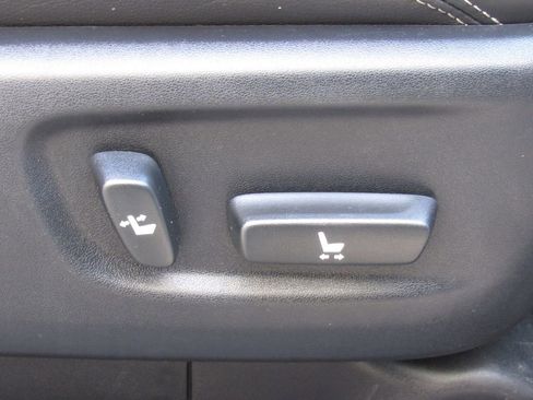 Used 2019 Toyota 4Runner Limited w/ Four Season Floor Mat Package image 20