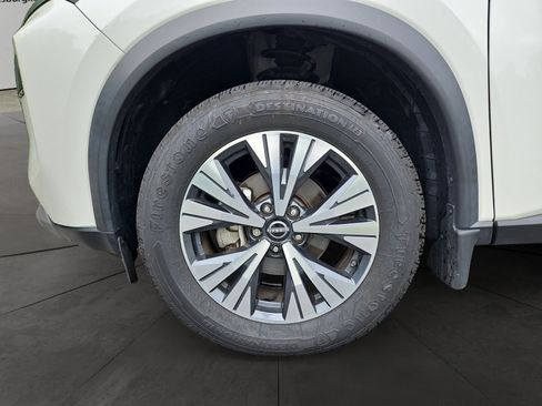 Used 2023 Nissan Rogue SV FWD image 14
