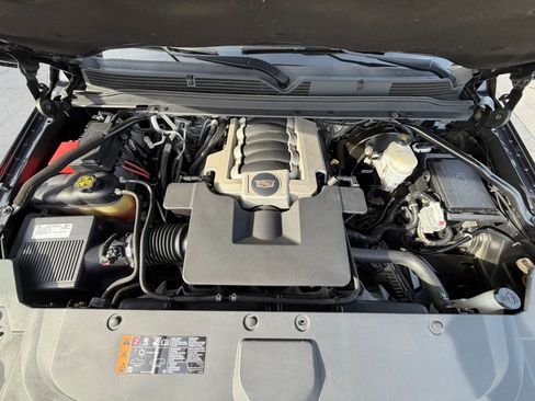 Used 2017 Cadillac Escalade ESV Platinum image 83