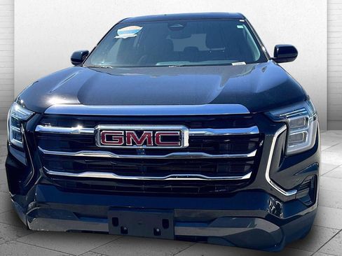 Used 2025 GMC Terrain Elevation AWD/4WD image 2