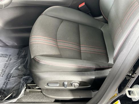 Used 2023 Chevrolet Equinox RS image 18