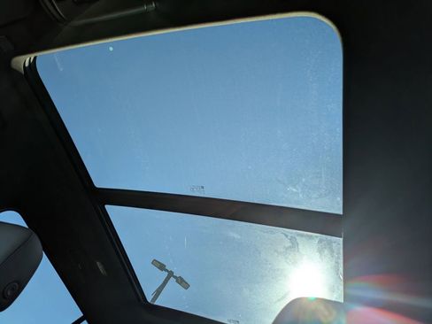 Used 2023 GMC Yukon XL SLT image 21