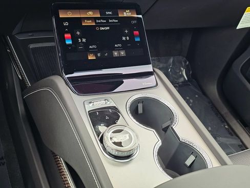 New 2027 Cadillac Vistiq Luxury AWD/4WD image 34