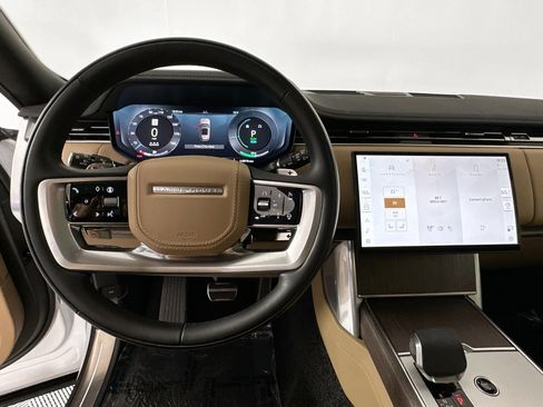 Certified 2025 Land Rover Range Rover SE AWD/4WD image 11
