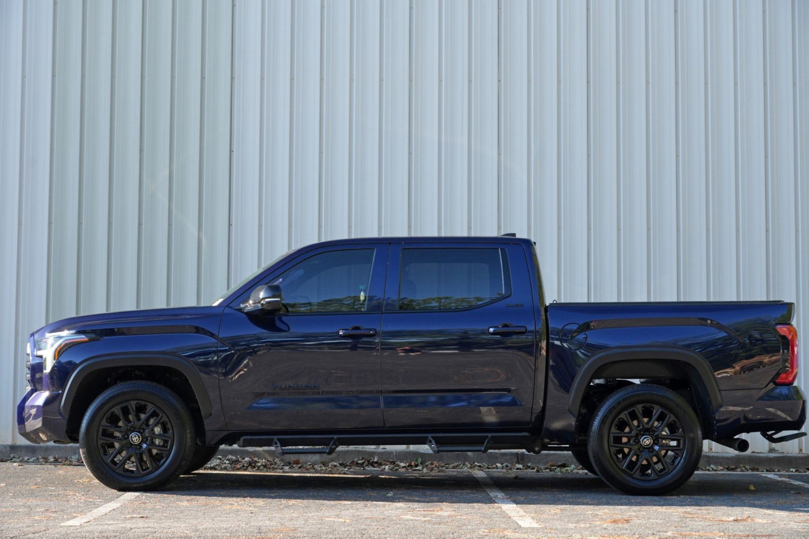 Used 2025 Toyota Tundra Limited AWD/4WD image 9