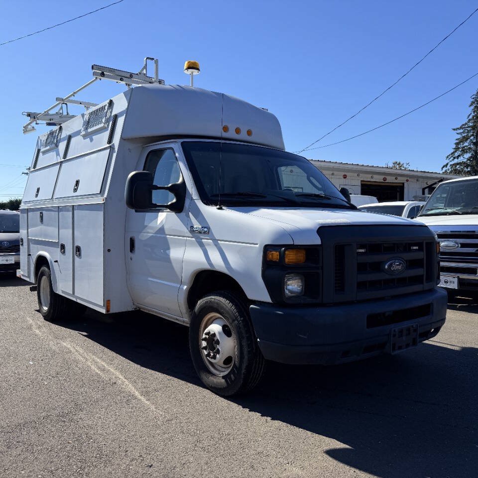 Used 2017 Ford E-350 and Econoline 350 Super Duty RWD image 3
