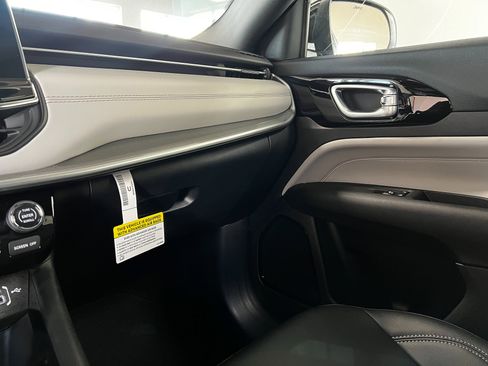 New 2026 Jeep Compass Limited AWD/4WD image 17