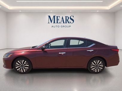 Used 2024 Nissan Altima 2.5 SV