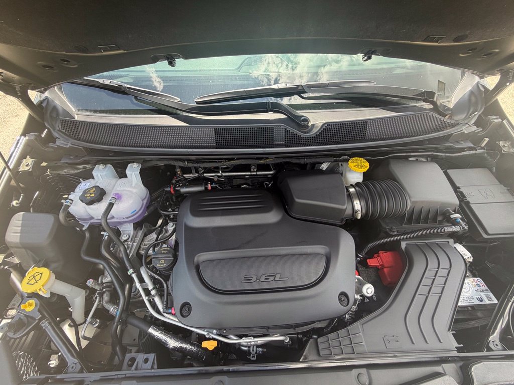 New 2027 Chrysler Pacifica Select w/ Family Tech Group FWD image 33