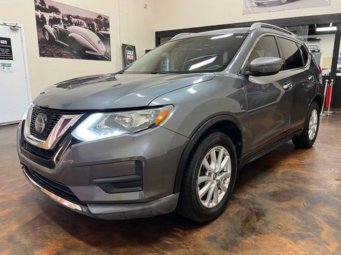 Used 2019 Nissan Rogue SV image 5