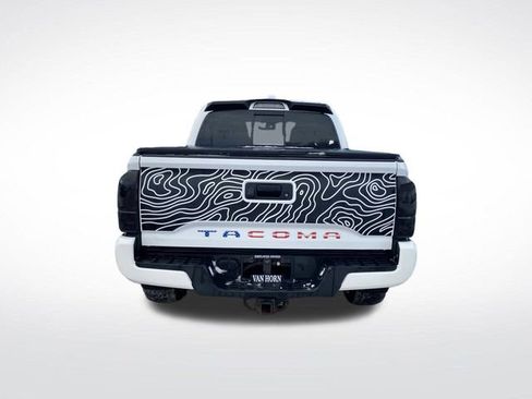 Used 2020 Toyota Tacoma 4x4 Double Cab image 11