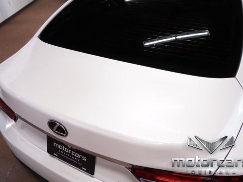 Used 2020 Lexus LS 500 w/ Accessory Package (Z2) image 17