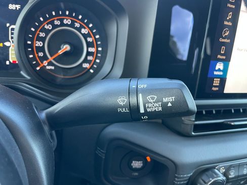 New 2025 Jeep Gladiator Rubicon w/ Convenience Group image 20