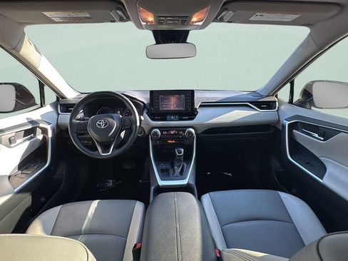 Used 2019 Toyota RAV4 XLE Premium FWD image 10