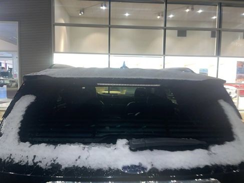 Used 2020 Ford Explorer XLT w/ Equipment Group 202A image 8