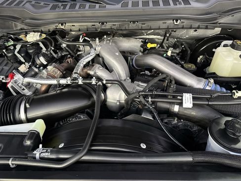 Certified 2024 Ford F250 Platinum w/ FX4 Off-Road Package image 11