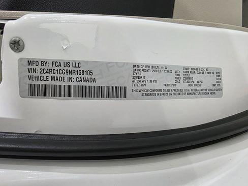 Used 2022 Chrysler Voyager LX image 40