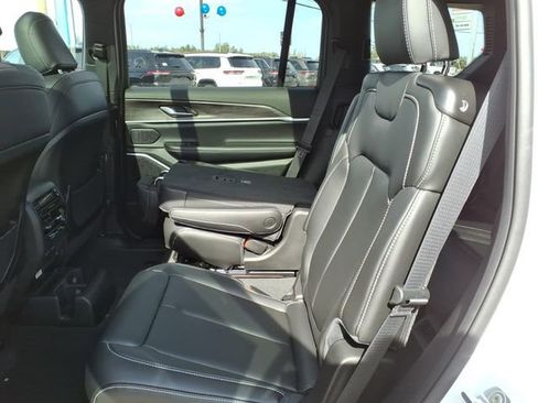 New 2026 Jeep Grand Cherokee L Limited AWD/4WD image 10