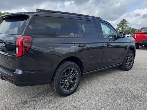 New 2027 Ford Expedition Platinum w/ Stealth Appearance Package RWD image 3