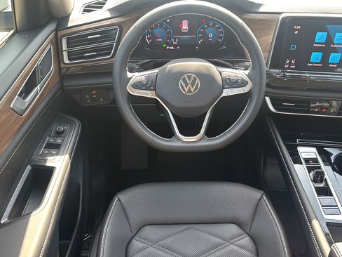 New 2026 Volkswagen Atlas SE FWD image 19
